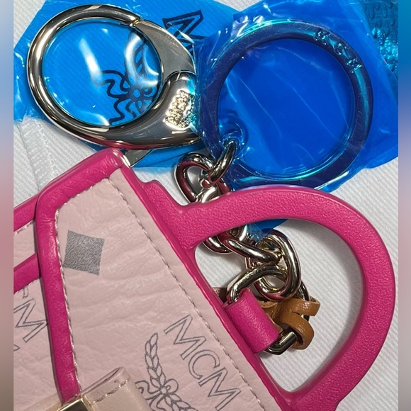 MCM New Visetos Mini Patricia Key Charm (Bag Jewelry π) includes box - Picture 3 of 7